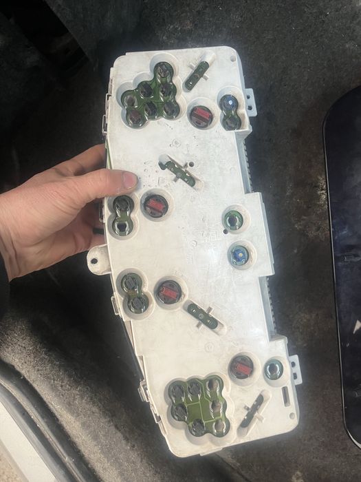 Щиток оптитрон панель приборов Субару б4