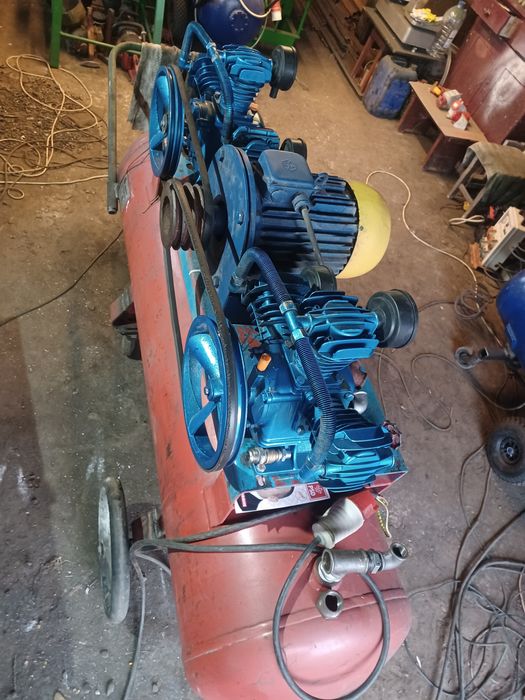 Compresor, butelia de 300 litri, 2 capuri pe același motor, 5,5,kw,380