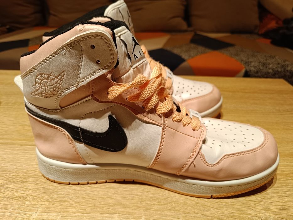 Adidași gheata Nike