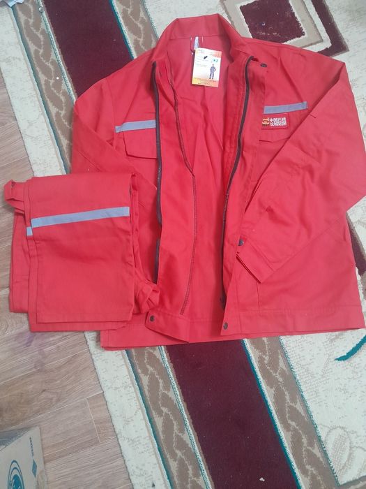 Продам спецовку 52разм.рост 175 за 12т.