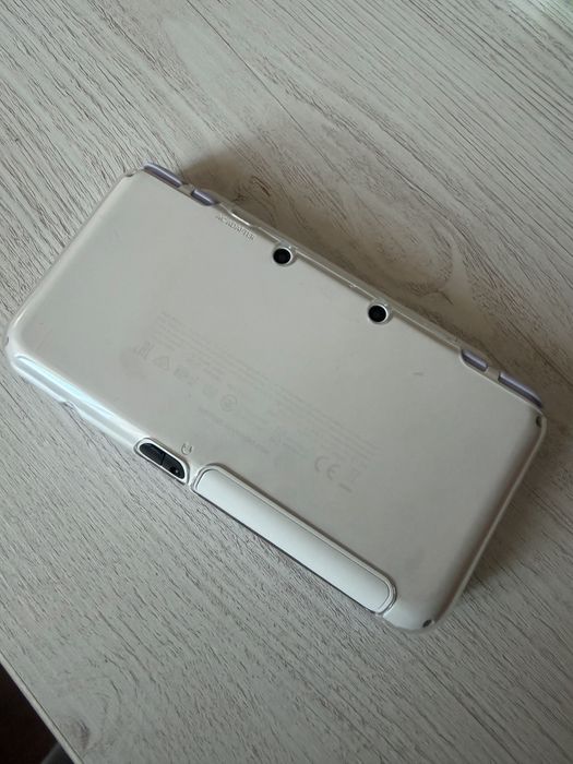 продам nintendo 2DS XL Новый