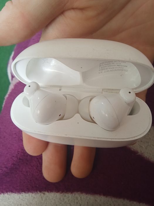 Продам наушник хорошый