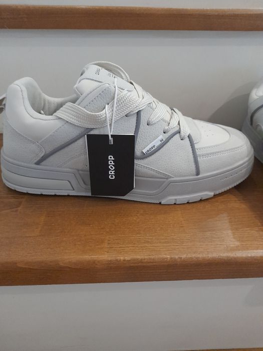 Adidași Cropp ,noi.