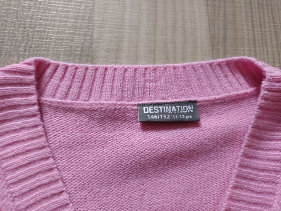 Нова жилетка на череши