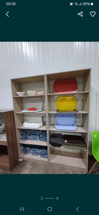 Диваны, отличные стулья, столы