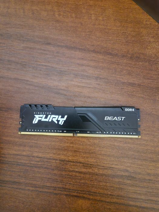 Vând Kingston Fury Beast RAM 32GB DDR4 CL16