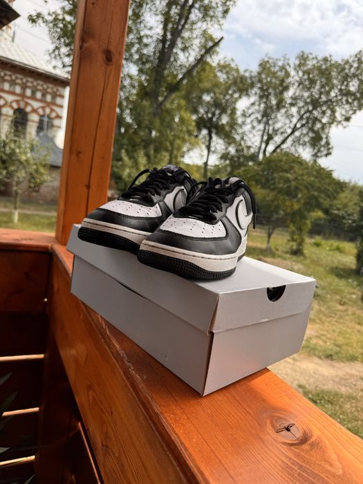 Air force 1 black&white