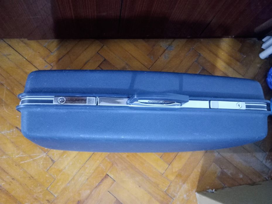 Samsonite куфар, здрав