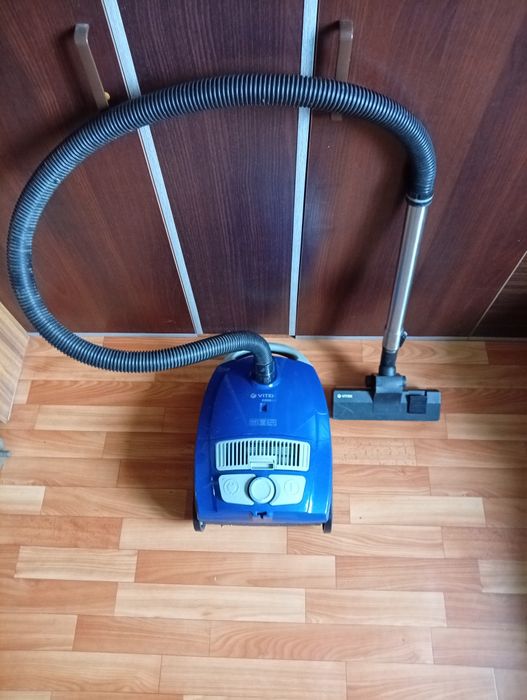 Продам пылесос "VITEK"