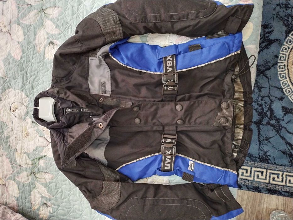 Продам мото куртку.