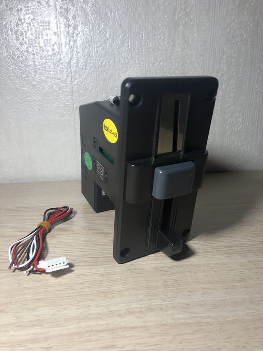 Монетник , Монетници