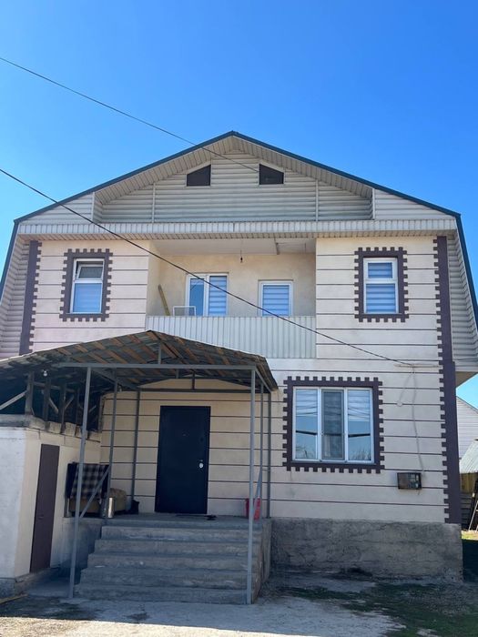 Продается 2- этажный дом