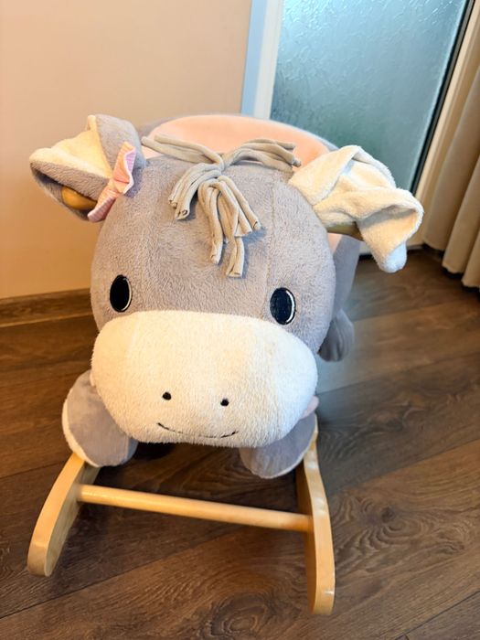 Детско люлеещо конче