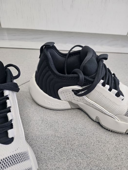 Маратонки Adidas