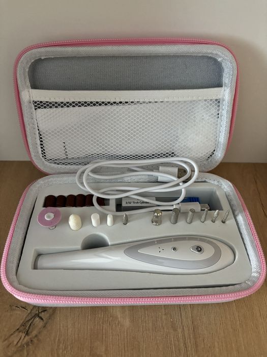 Продам маникюрный набор