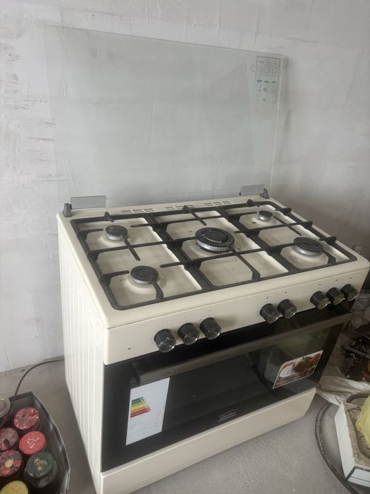 Продам Газ Плиту