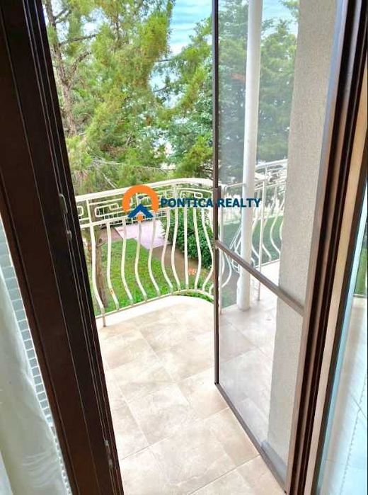 Двустаен на първа линия с гледка море в Свети Влас