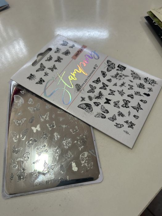 Moyra шаблони за нокти