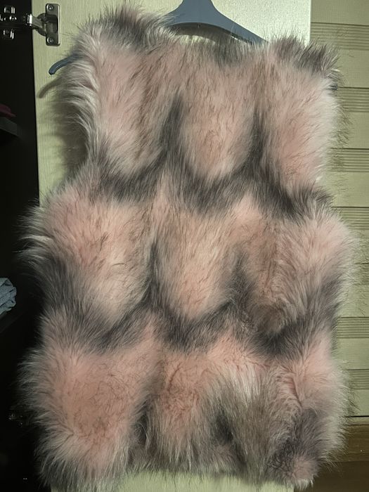 Пухен дълъг елек