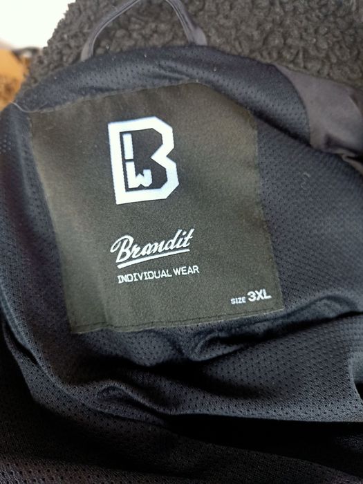 черно яке Brandit