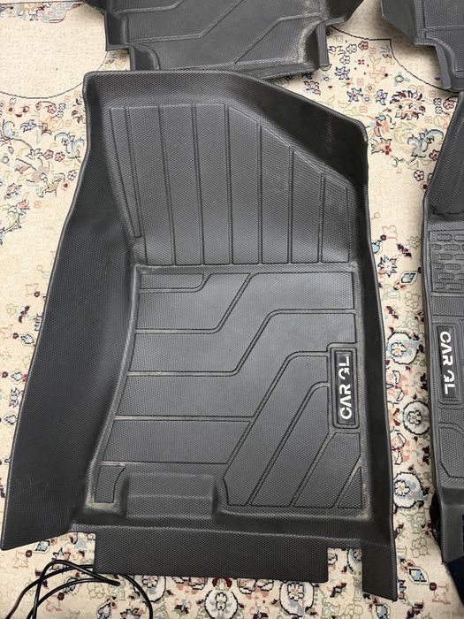 Продаётся  автоковрики 3D с бортами
