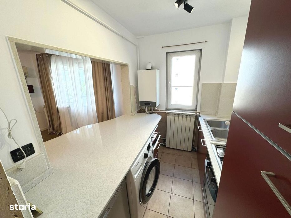Apartament 4 camere, etaj intermediar, CT, AC, PVC, accept credit — fotografia 1
