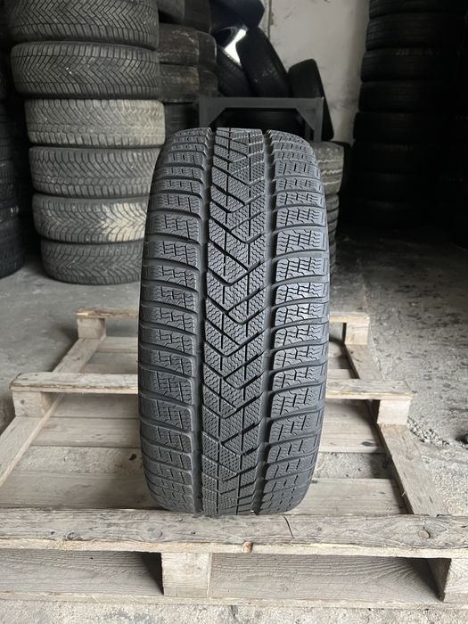 1 anvelopa de iarna 235/35/20 pirelli 7.7 mm 2021!
