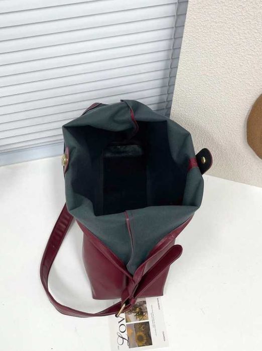 Дамска чанта през рамо – модерен дизайн, стил и удобство!