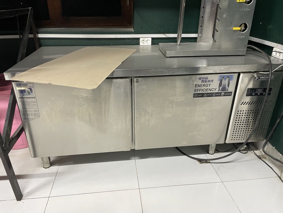 ishlab turgan fast food uskuna va jihozlari idishlari sotiladi