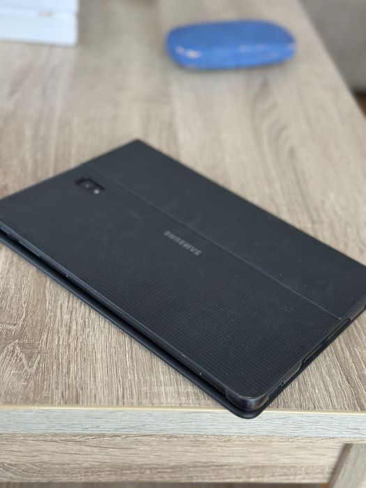 Samsung Galaxy Tab S4 (SM-T835) с писалка S-Pen и калъф с клавиатура