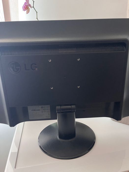 Монитор LG Flatron W1934S