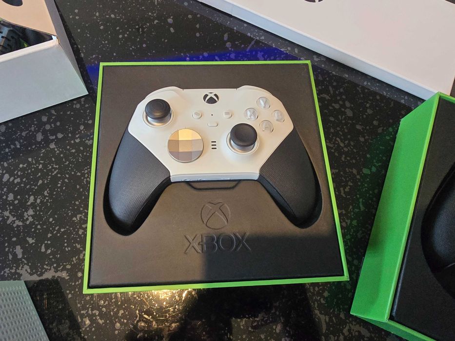 Xbox Series S + 2 бр. контролери Xbox Elite Series 2
