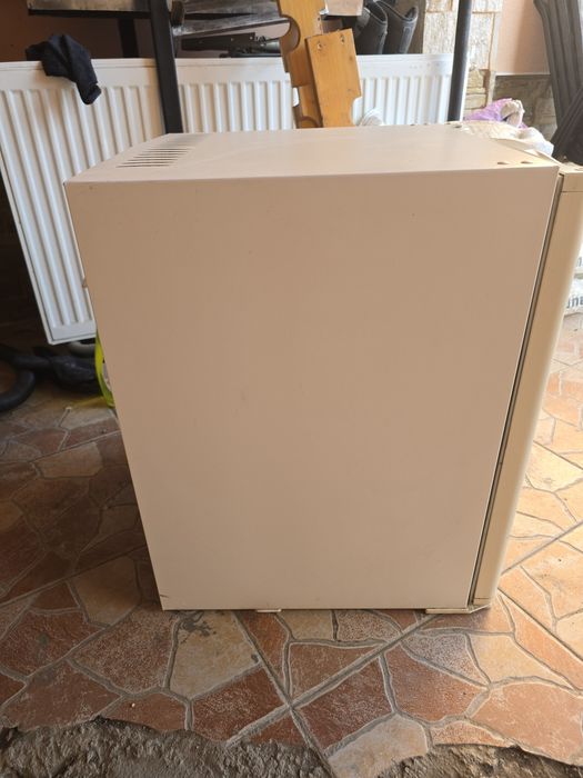 Малък хладилник Beko