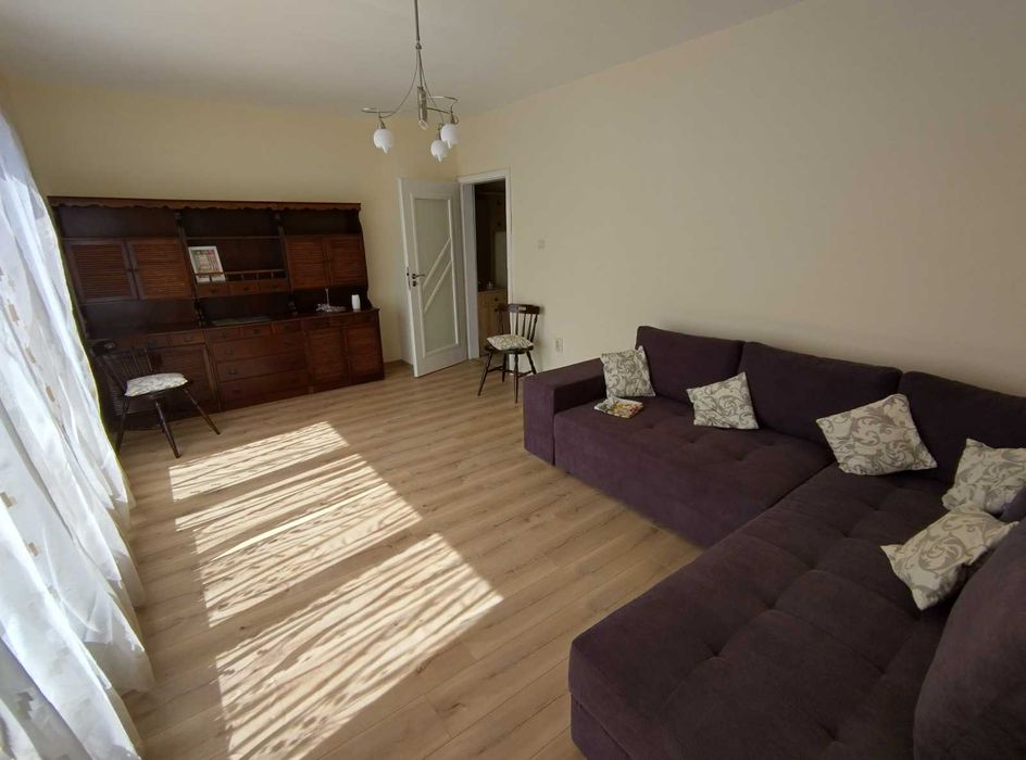 Дава се под наем Тристаен апартамент в София, Център - 80 кв.м за 790.5 € - Снимка #2