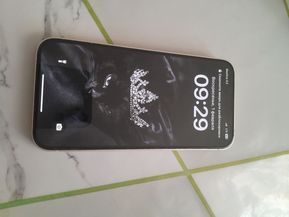 Айфон 13 в очень хорошем состояний