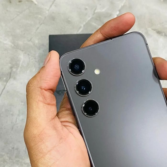 Samsung s24 8/128Gb ideal