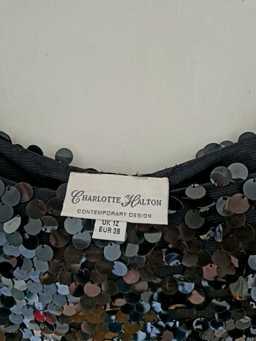 Елегантна рокля от сатен