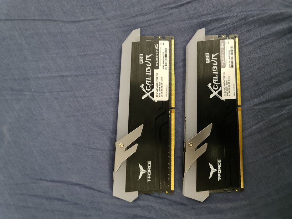 Озу 16GB DDR4 4000