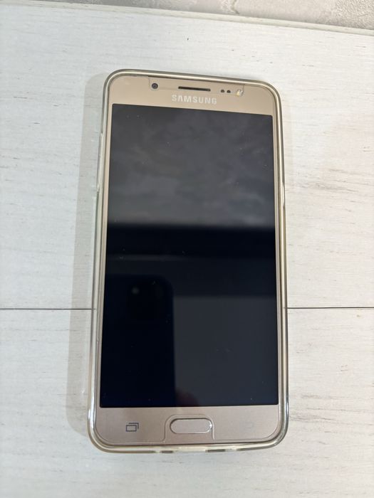 Телефон SAMSUNG Galaxy J56