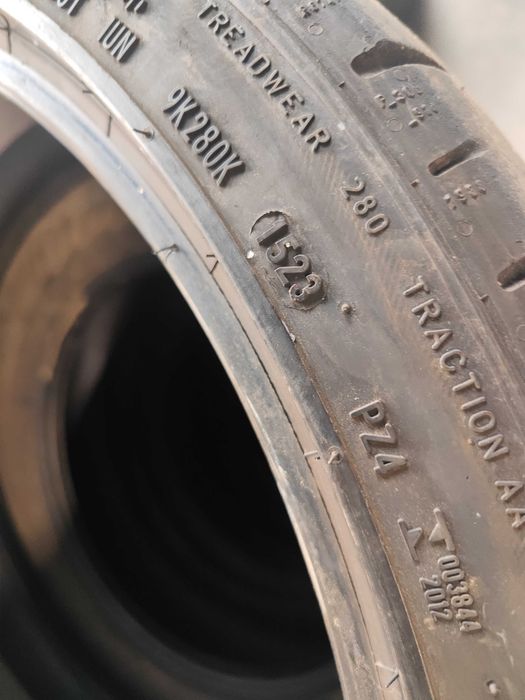 2бр. летни гуми 235/35/20 Pirelli