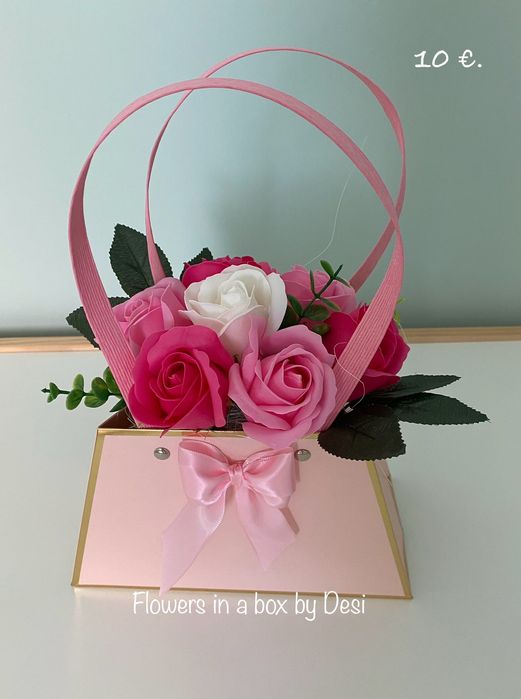 Аранжирани сапунени рози в кутии букет в кутия подарък цветя