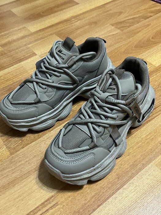 Кроссовки новые 39 размер