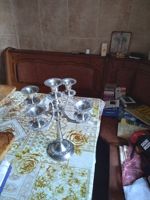 sfeșnic pentru 5 lumanări în perfectă stare înălțime 37 centimetri