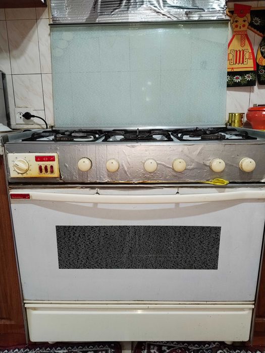 Продам газовую плиту