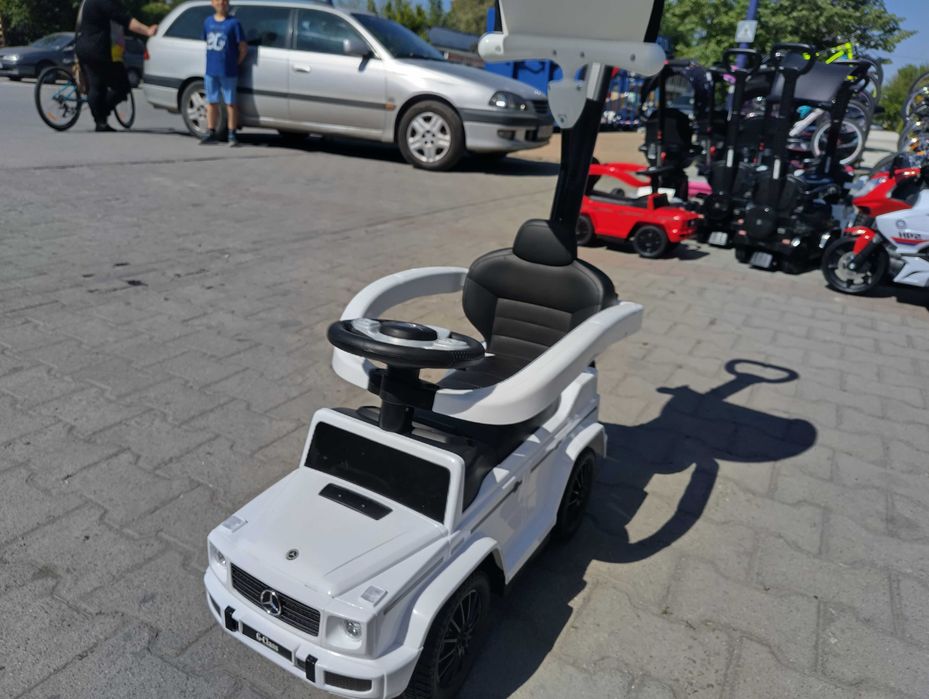 MERCEDES Кола за яздене с дръжка и сенник Mercedes-benz G350d бял