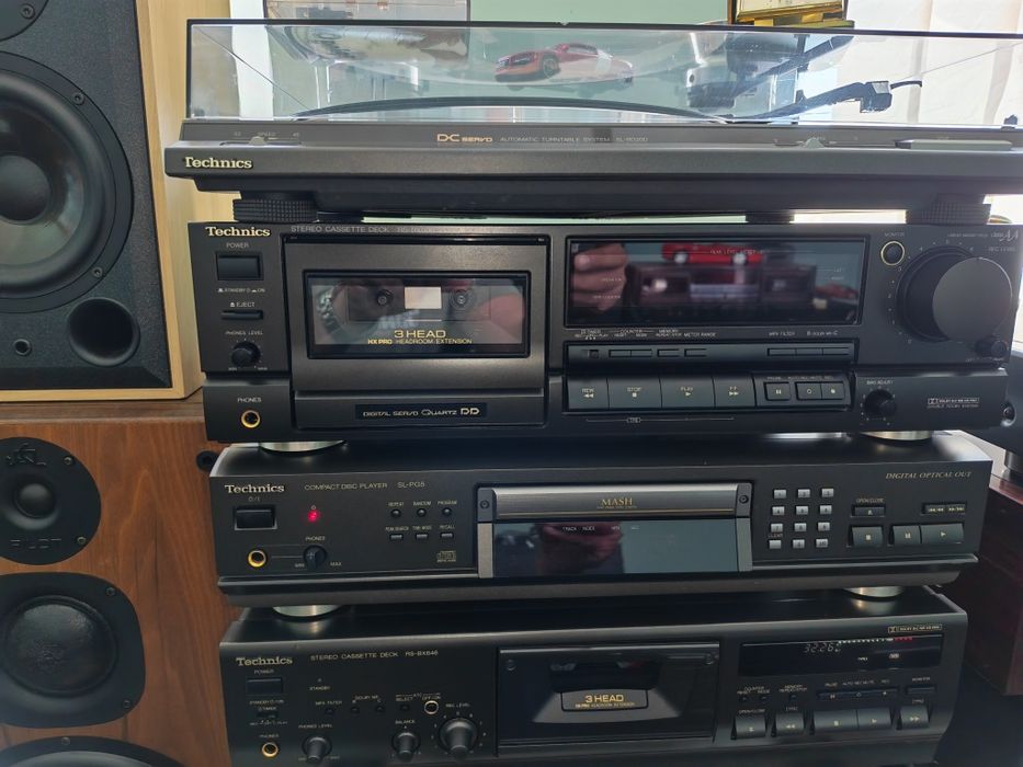 Vând linie Technics cu telecomanda