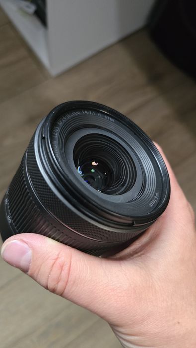 Obiectiv Canon RF 24-105mm F4-7.1 IS STM – stare foarte bună, filtru UV inclus