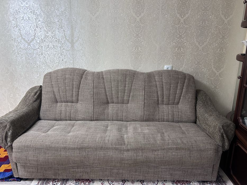 Продам диван в гостинную