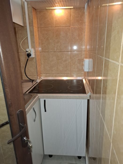 Inchiriez sau vind garsoniera in centru etaj 2,Craiova ,recent renovata ,prima inchirie