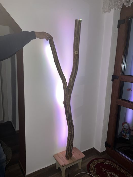Decor din lemn natural cu iluminare LED RGB și telecomandă-piesa unica
